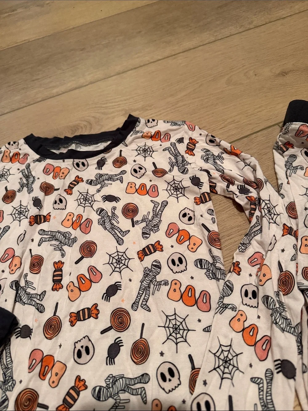 Kids Halloween Skeleton 'Boo' Pajama Set - White & Black. No flaws